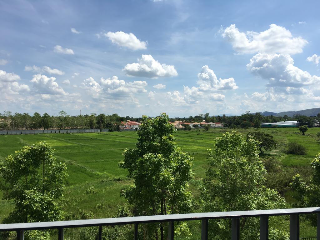 Serene Lake Condominium Chiang Mai Exterior foto